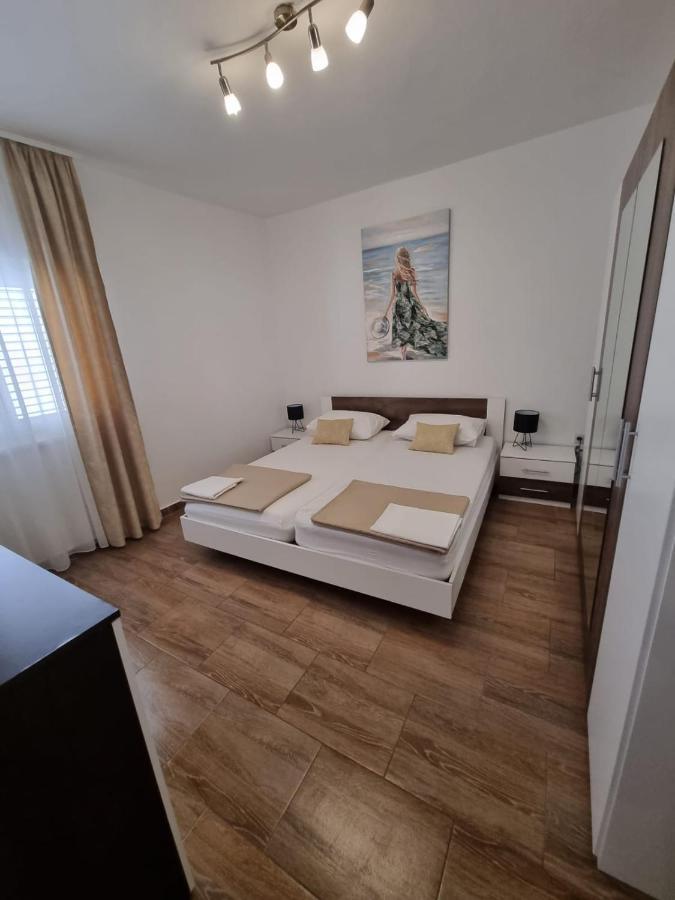 Apartman Smoljic 4+2 プリモシュテン エクステリア 写真